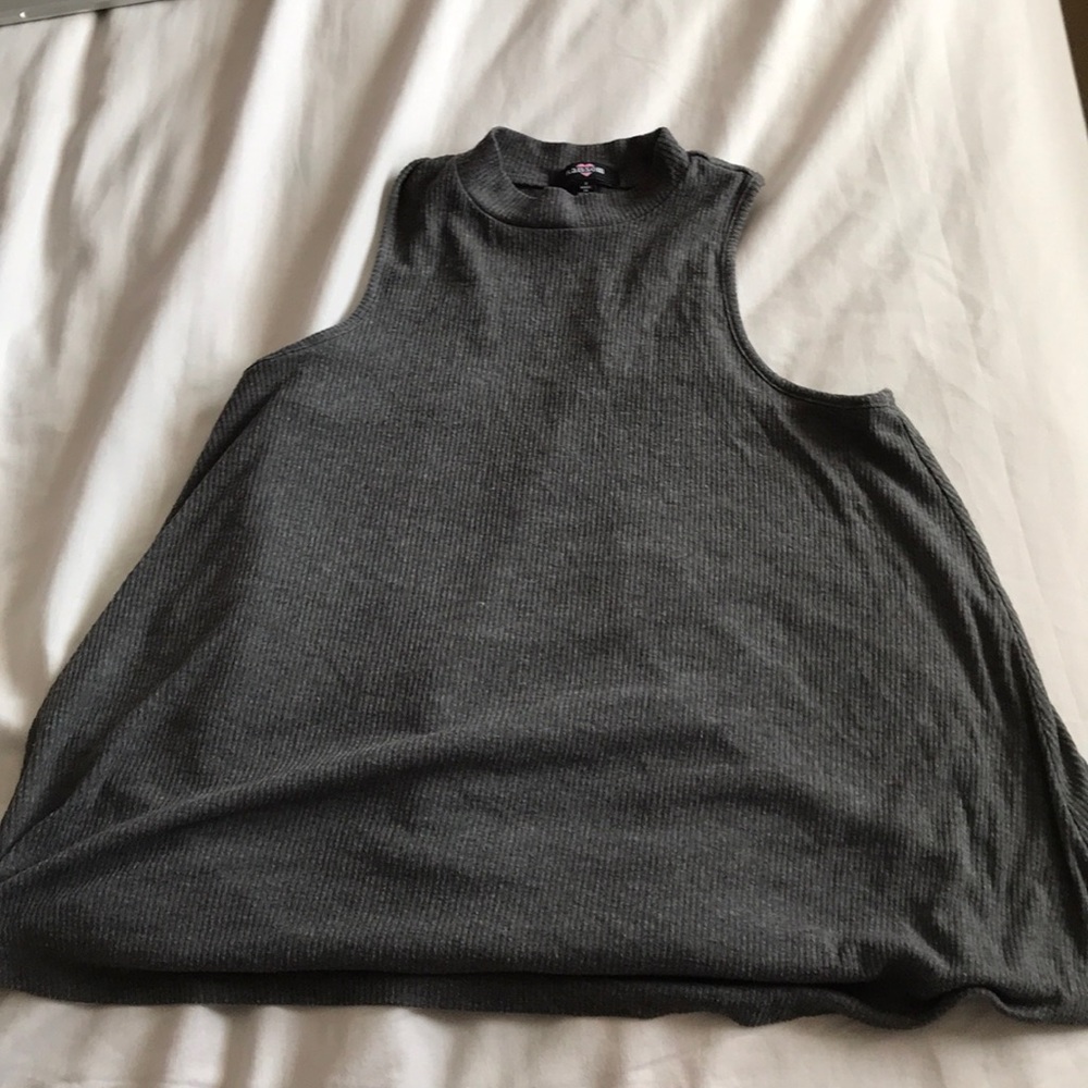 High neckline grey tank